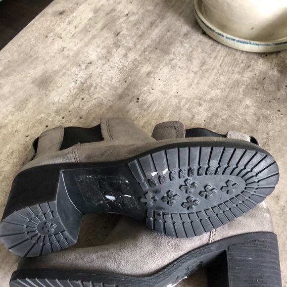 New! Sam Edelman “Hanley” Chelsea boot - Picture 6 of 8